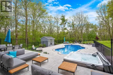 1279 Maple Manor Road North Dumfries ON N1P 0A1