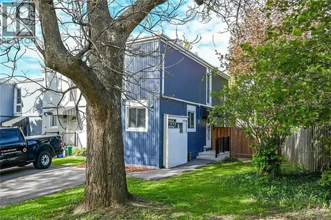 25 Britten Close Hamilton ON L9C 4J8