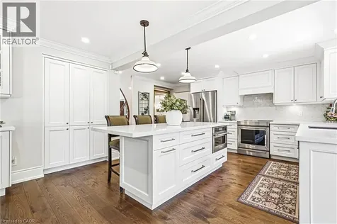 33 Golfview Crescent Dundas ON L9H 6V1