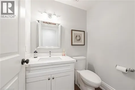 33 Golfview Crescent Dundas ON L9H 6V1