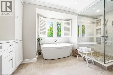 33 Golfview Crescent Dundas ON L9H 6V1