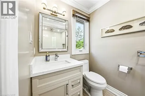 33 Golfview Crescent Dundas ON L9H 6V1
