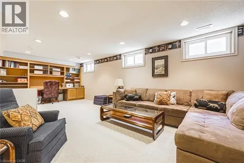 33 Golfview Crescent Dundas ON L9H 6V1