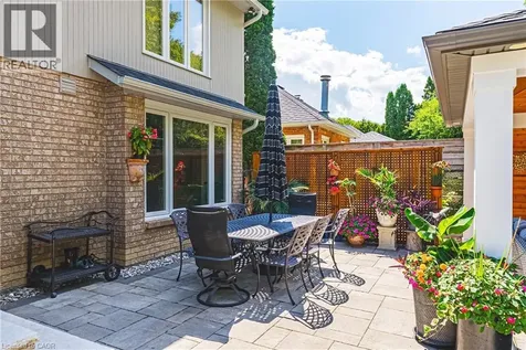 33 Golfview Crescent Dundas ON L9H 6V1