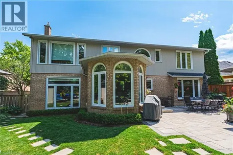 33 Golfview Crescent Dundas ON L9H 6V1