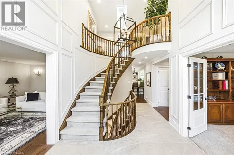 33 Golfview Crescent Dundas ON L9H 6V1