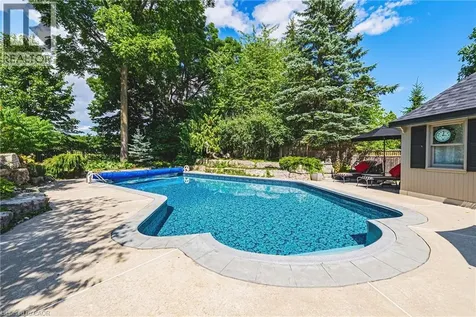 33 Golfview Crescent Dundas ON L9H 6V1