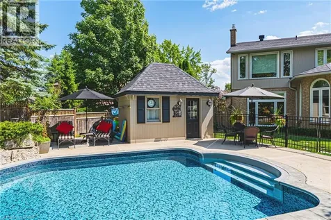 33 Golfview Crescent Dundas ON L9H 6V1
