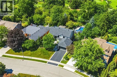 33 Golfview Crescent Dundas ON L9H 6V1