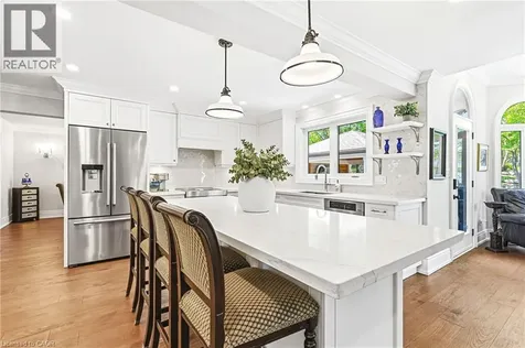 33 Golfview Crescent Dundas ON L9H 6V1