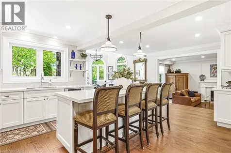 33 Golfview Crescent Dundas ON L9H 6V1