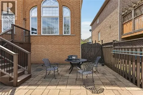 2431 Castlebrook Road Oakville ON L6M 4Z2