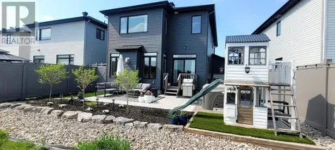 516 Bobolink Ridge Ottawa ON K2S 2N5