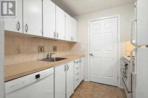 6532 Bilberry Drive Ottawa ON K1C 4N9