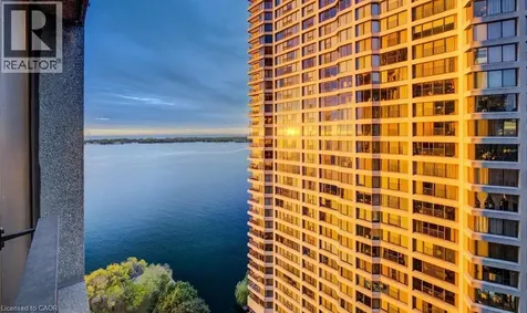 33 Harbour Square Toronto ON M5J 2G2