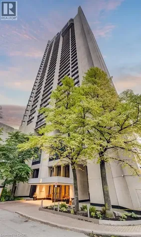 33 Harbour Square Toronto ON M5J 2G2