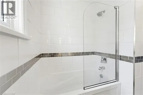 140 Parkdale Avenue South Hamilton ON L8K 3P4