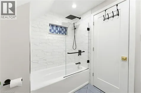 140 Parkdale Avenue South Hamilton ON L8K 3P4