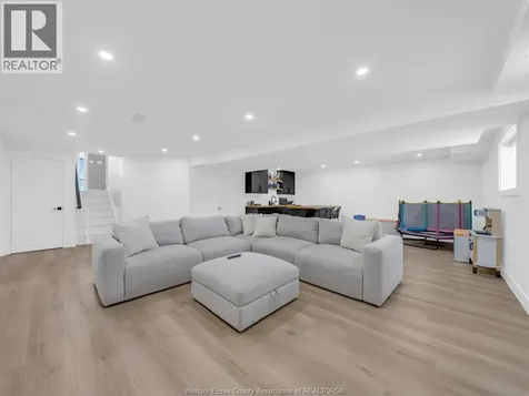 1077 Icewater Avenue Windsor ON N8P 0E4