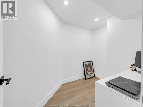 1077 Icewater Avenue Windsor ON N8P 0E4