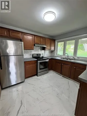931 Randolph Avenue Windsor ON N9B 2V1