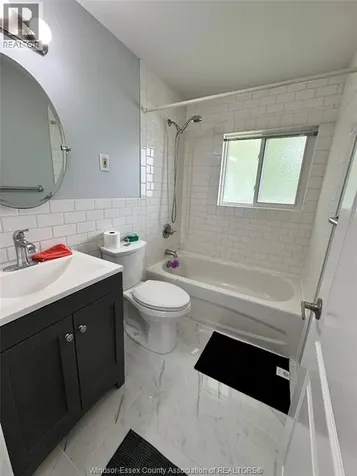 931 Randolph Avenue Windsor ON N9B 2V1