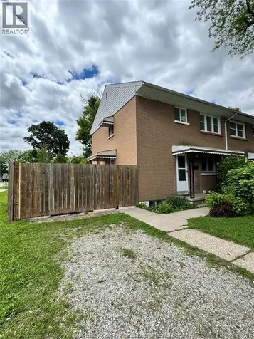 931 Randolph Avenue Windsor ON N9B 2V1