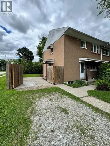 931 Randolph Avenue Windsor ON N9B 2V1