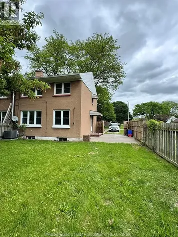 931 Randolph Avenue Windsor ON N9B 2V1