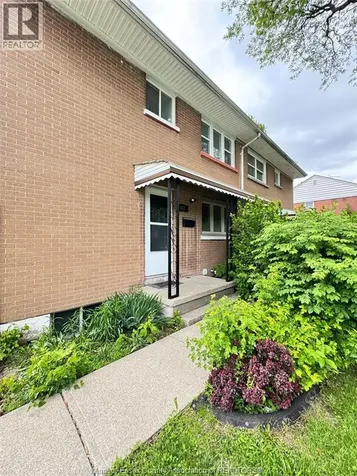 931 Randolph Avenue Windsor ON N9B 2V1