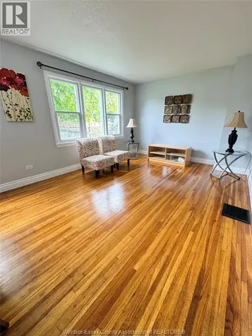 931 Randolph Avenue Windsor ON N9B 2V1