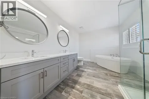 32 Arlington Parkway Paris ON N3L 0G2