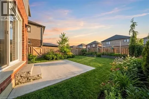 32 Arlington Parkway Paris ON N3L 0G2