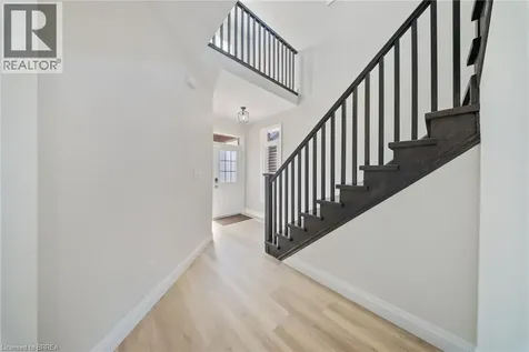 32 Arlington Parkway Paris ON N3L 0G2