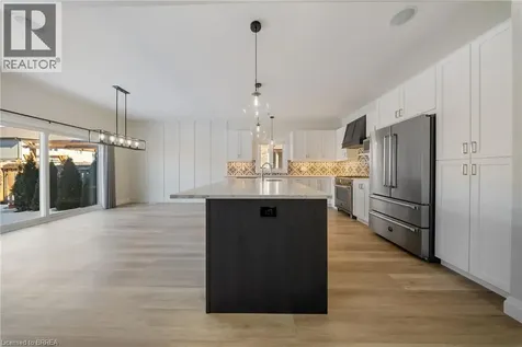 32 Arlington Parkway Paris ON N3L 0G2