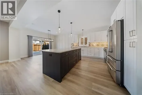 32 Arlington Parkway Paris ON N3L 0G2