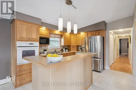18 Jasper Heights Private Puslinch ON N0B 2C0