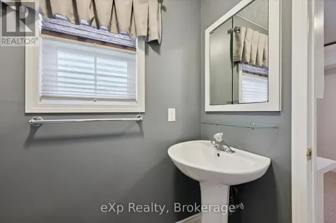 18 Jasper Heights Private Puslinch ON N0B 2C0