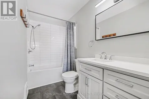 975 Sheridan Avenue Ottawa ON K1Z 6M4