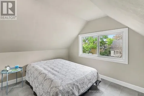 975 Sheridan Avenue Ottawa ON K1Z 6M4