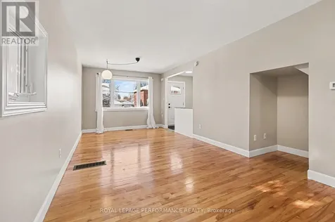 975 Sheridan Avenue Ottawa ON K1Z 6M4