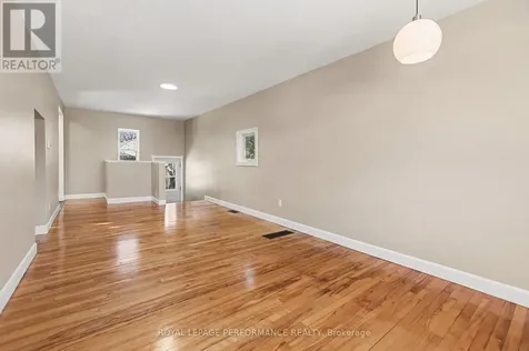 975 Sheridan Avenue Ottawa ON K1Z 6M4