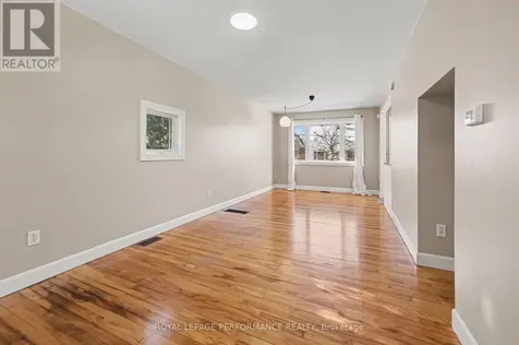 975 Sheridan Avenue Ottawa ON K1Z 6M4