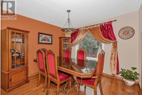 427 Mockingbird Drive Ottawa ON K1E 2A8