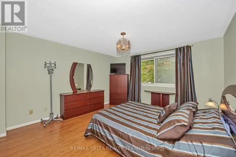 427 Mockingbird Drive Ottawa ON K1E 2A8