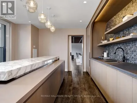 560 Rideau Street Ottawa ON K1N 0G3