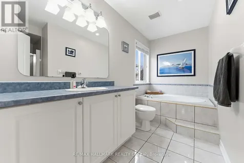 22 Oak Grove Street Ottawa ON K2G 6R4