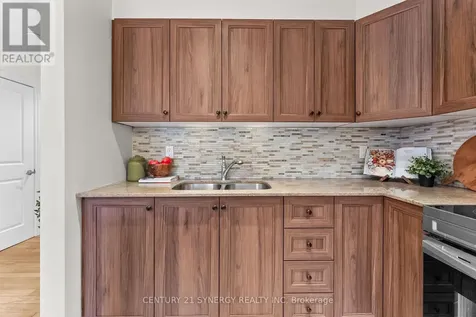1536 Queensdale Avenue Ottawa ON K1T 1R7