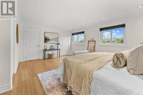 1536 Queensdale Avenue Ottawa ON K1T 1R7