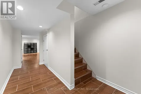 1536 Queensdale Avenue Ottawa ON K1T 1R7